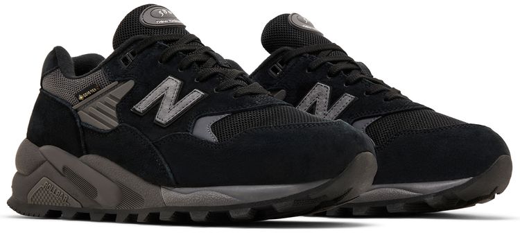 580 GORE TEX Black Magnet