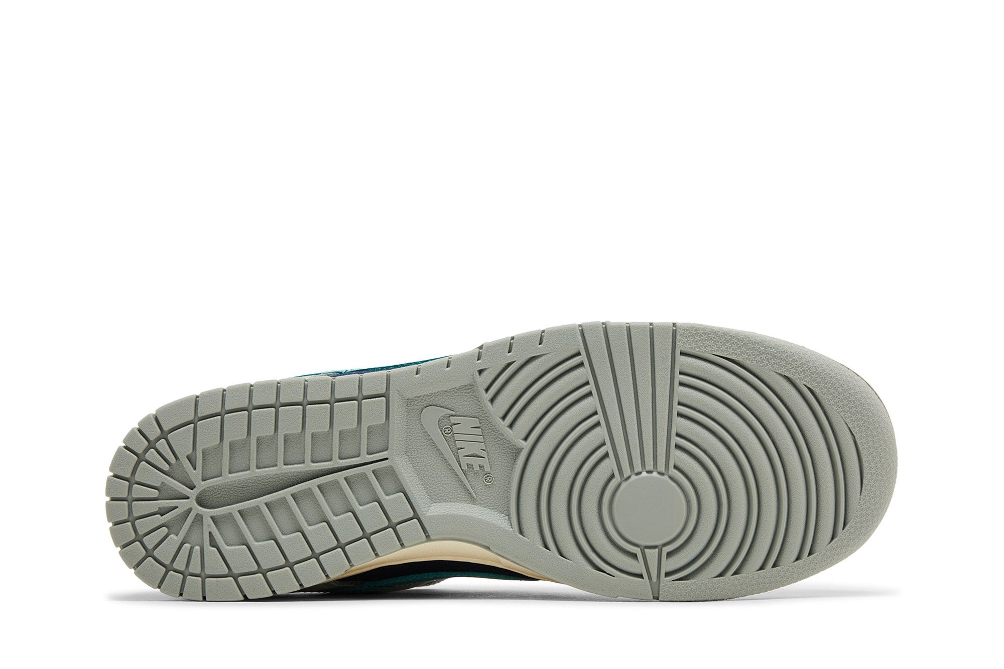 Buy Dunk Low Premium 'Dark Obsidian Green Frost' - FB8895
