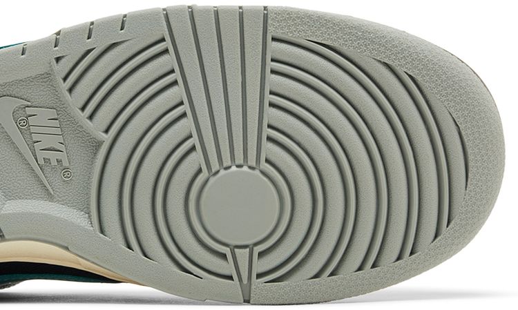 Nike Dunk Low Premium Dark Obsidian Green Frost