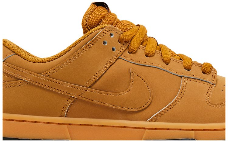 Nike Dunk Low SE Wheat