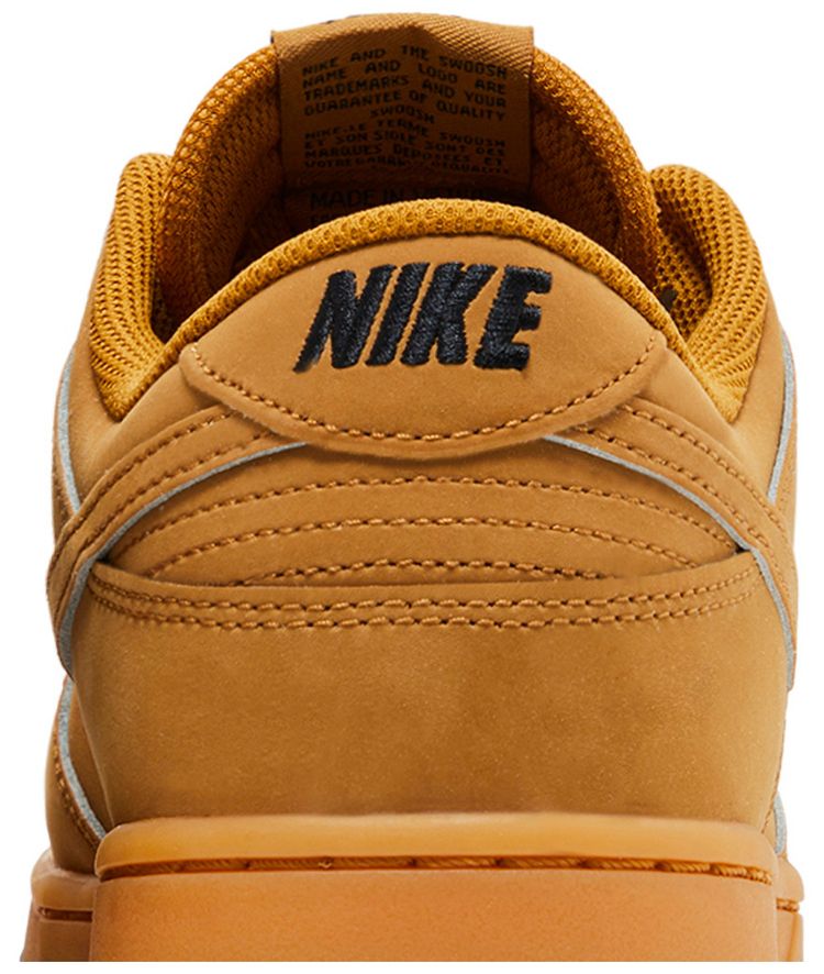 Nike Dunk Low SE Wheat