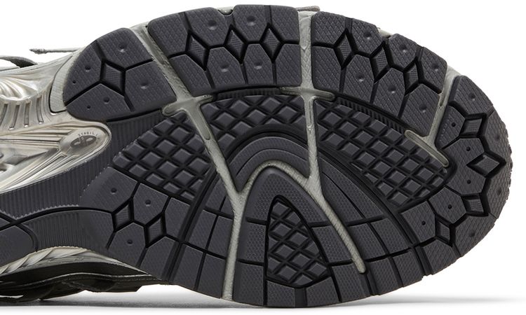 New Balance 1906A Concrete Silver Metallic