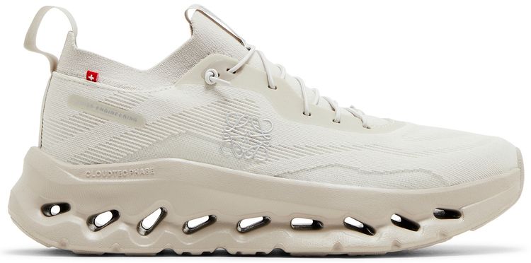 ON Loewe x Wmns Cloudtilt Sand