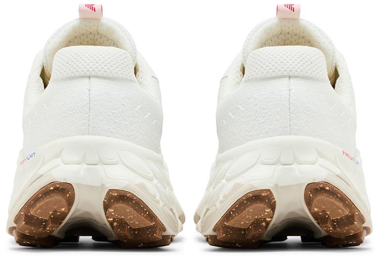 New Balance Fresh Foam X More Trail v3 White Grey Gum