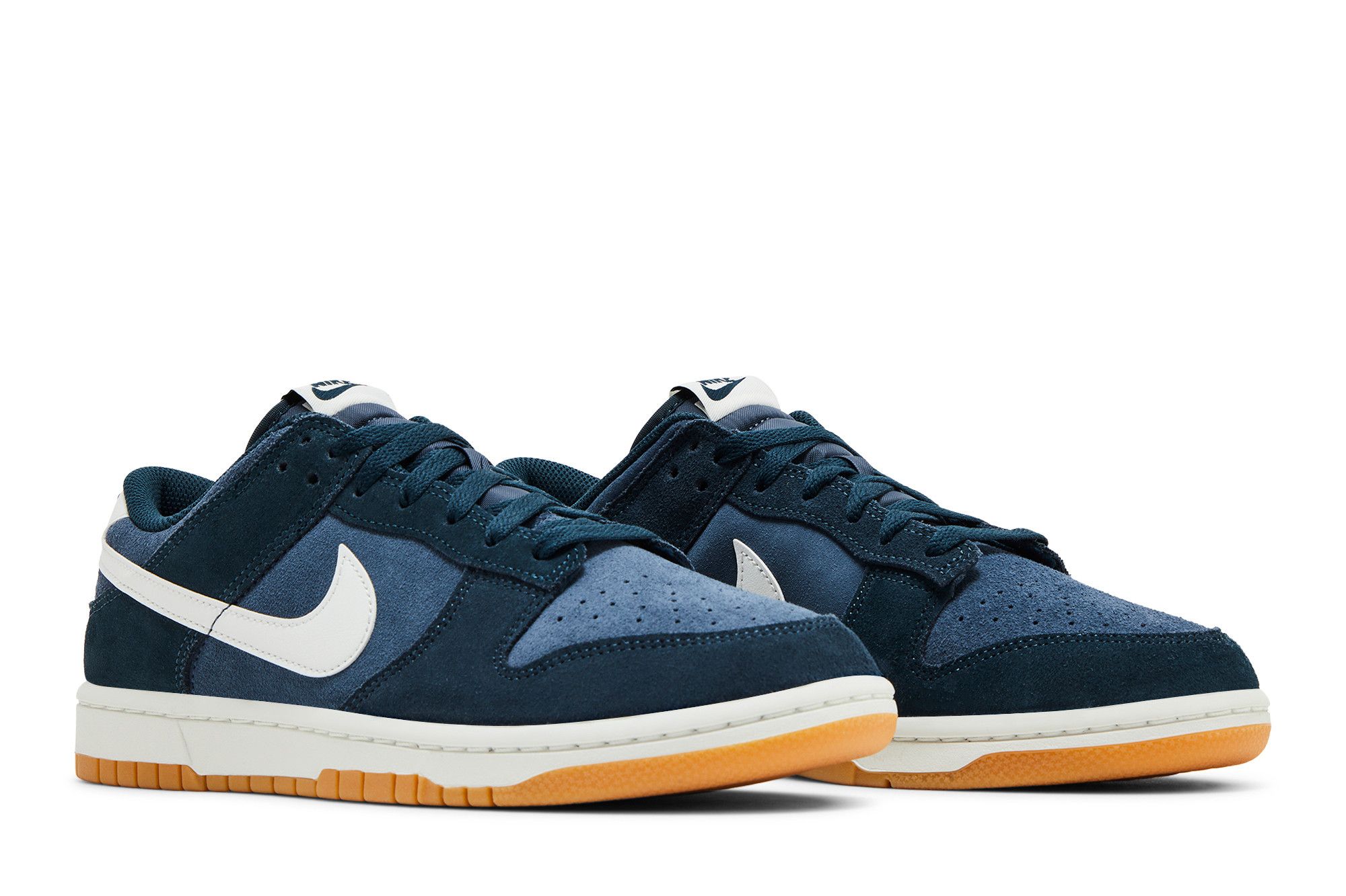Achetez des Dunk Low SE 'Armory Navy Gum' - HQ1931 400 | GOAT FR