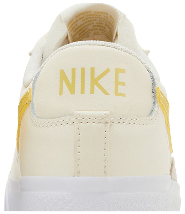 Nike Wmns Blazer Low Platform Pale Ivory Saturn Gold