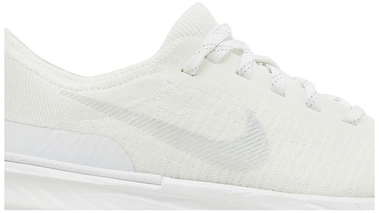 Nike Wmns ZoomX Invincible 3 White Photon Dust