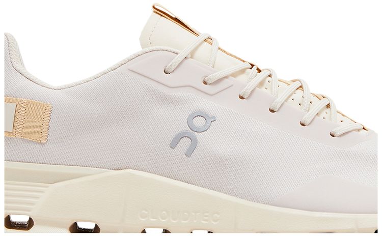 Cloudnova Form Sand Moon