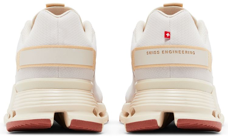 Cloudnova Form Sand Moon