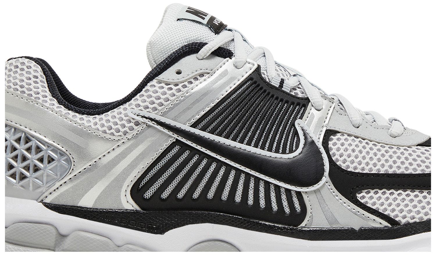 vomero 15 black