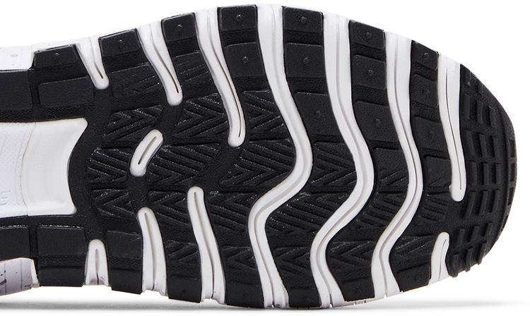 Wmns Free Metcon 6 White Metallic Silver Black