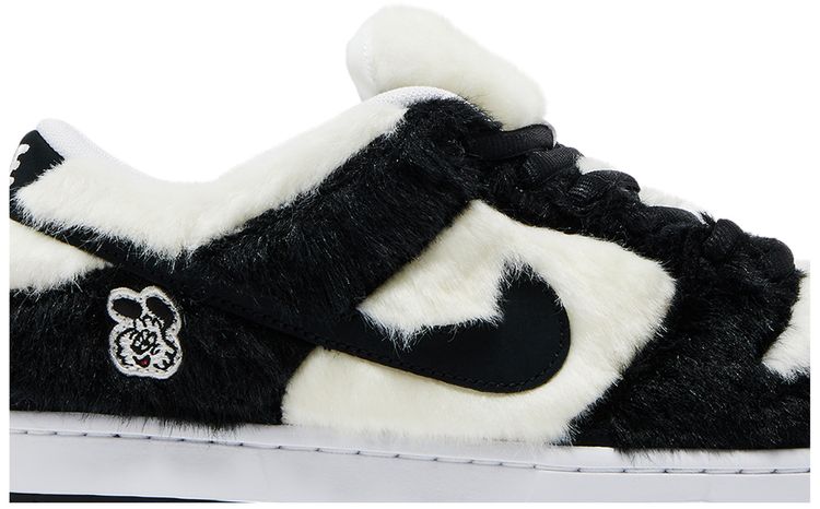 Nike Verdy x Dunk Low SB Vick Friends  Family