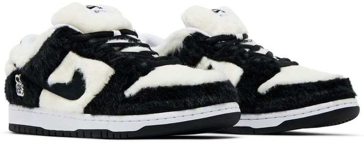 Nike Verdy x Dunk Low SB Vick Friends  Family