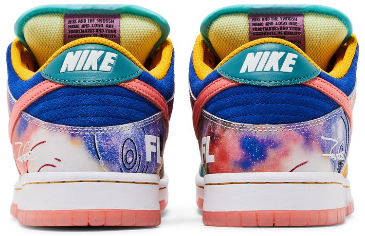 Nike Futura Laboratories x Dunk Low SB Sunblush Friends  Family