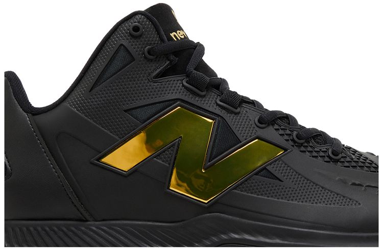 New Balance Ohtani 1 TF Black Metallic Gold