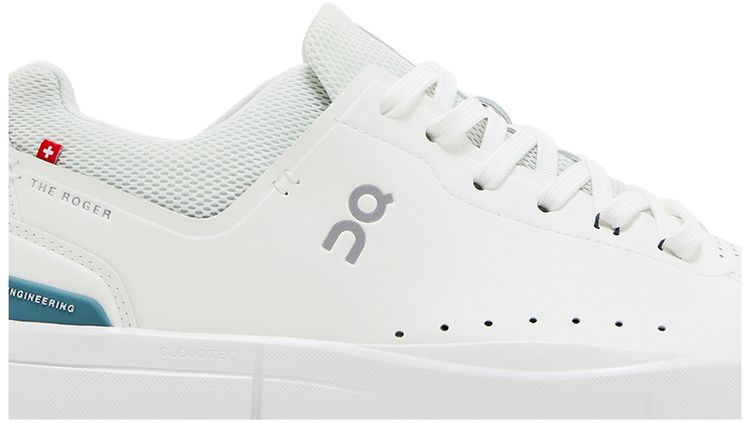 ON The Roger Advantage White Ice