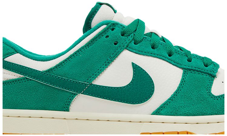 Nike Dunk Low SE Malachite Gum