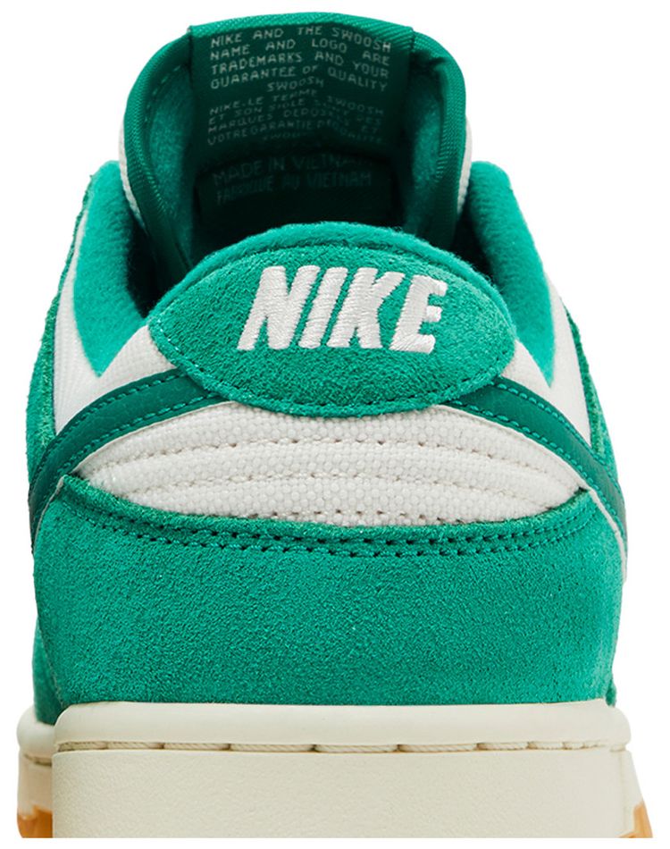 Nike Dunk Low SE Malachite Gum