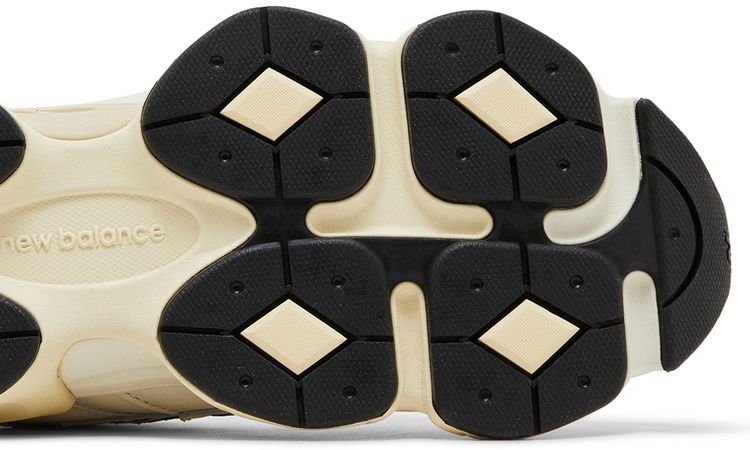 New Balance 9060 Sea Salt Marsh Green