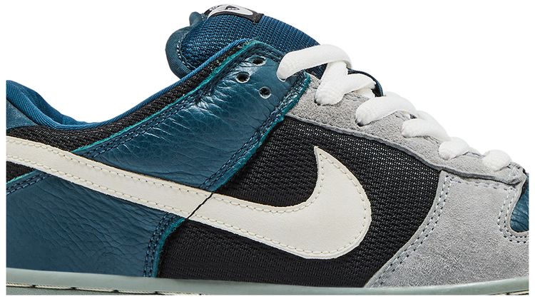 Nike Dunk Low Pro SB Futura