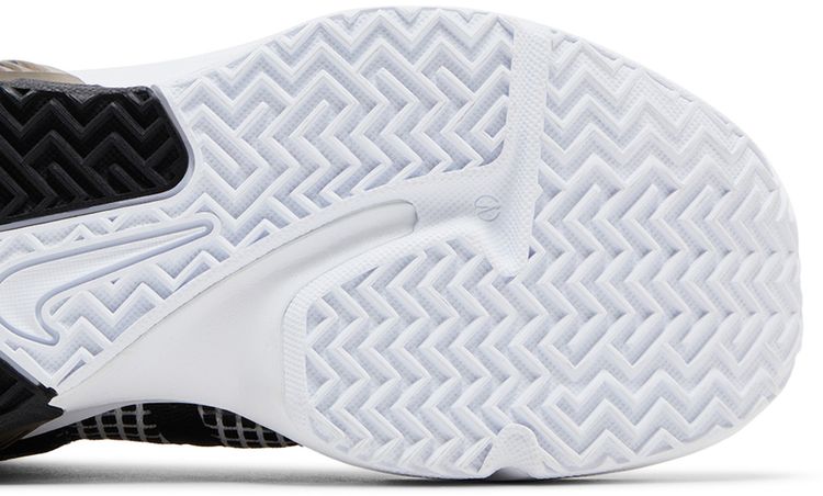 LeBron Witness 7 EP White Black