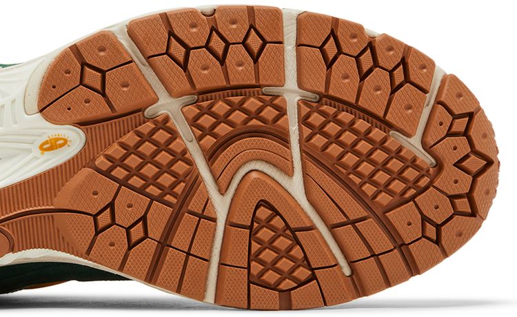 New Balance 2002R Green ASOS Exclusive