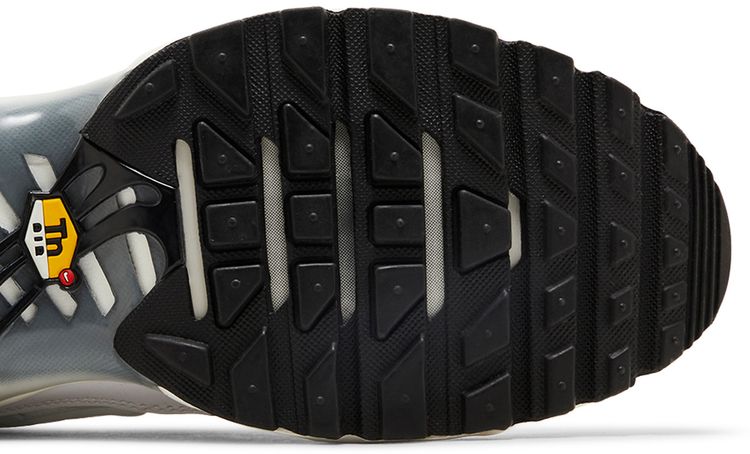 Nike Air Max Plus Spray Paint Swoosh White Cool Grey