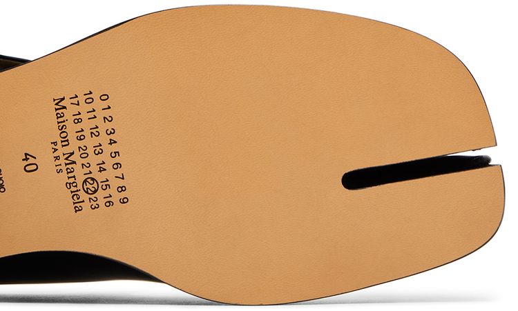 Maison Margiela Wmns Tabi Mary Jane Black Polished Leather