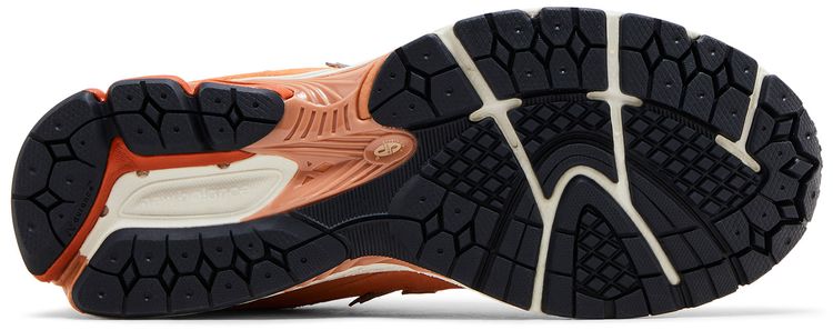 New Balance 2002R Copper Infield Clay