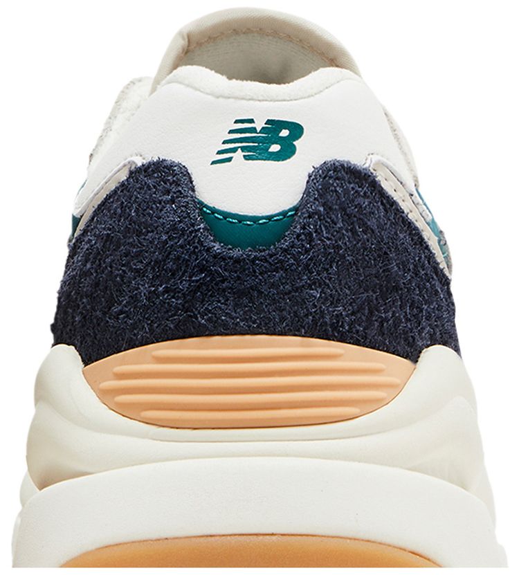 New Balance 5740 Peacoat Sand