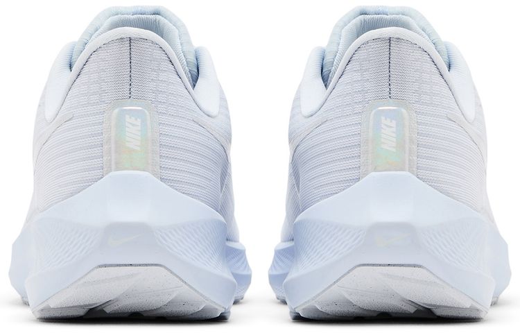 Nike Wmns Air Zoom Pegasus 39 Football Grey Silver