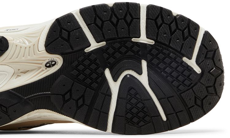 New Balance 2002R Big Kid Sandstone Magnet