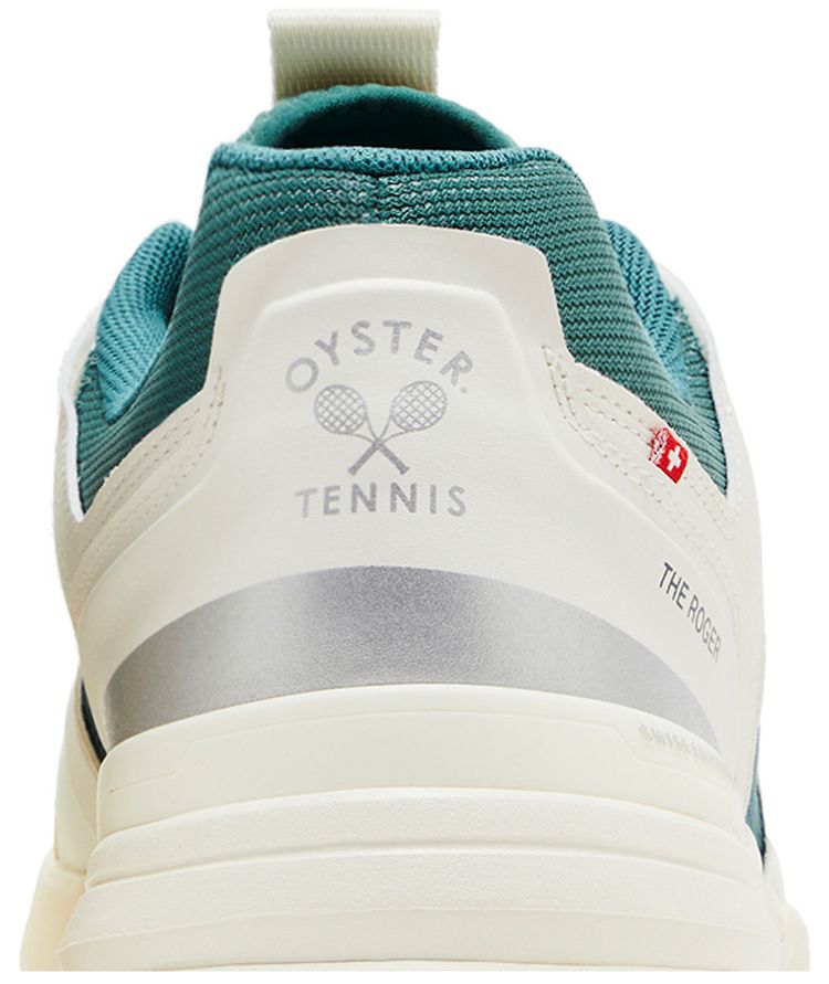 ON The Roger Clubhouse Pro Ivory Evergreen