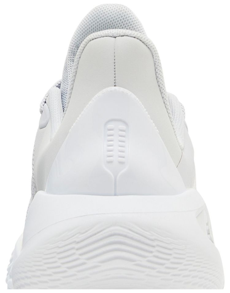 Curry Flow 11 TB White Halo Grey