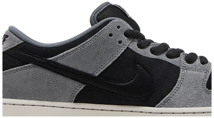 Dunk Low SB Dark Smoke Grey