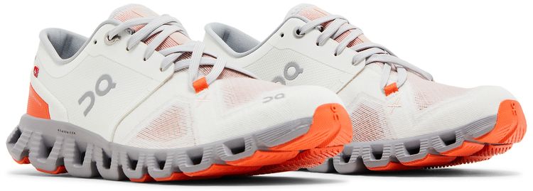 ON Wmns Cloud X 3 Ivory Alloy
