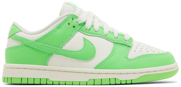 Nike Wmns Dunk Low Green Strike