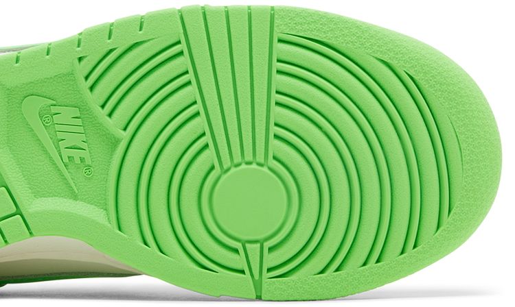 Nike Wmns Dunk Low Green Strike