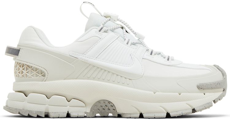Zoom Vomero Roam Summit White