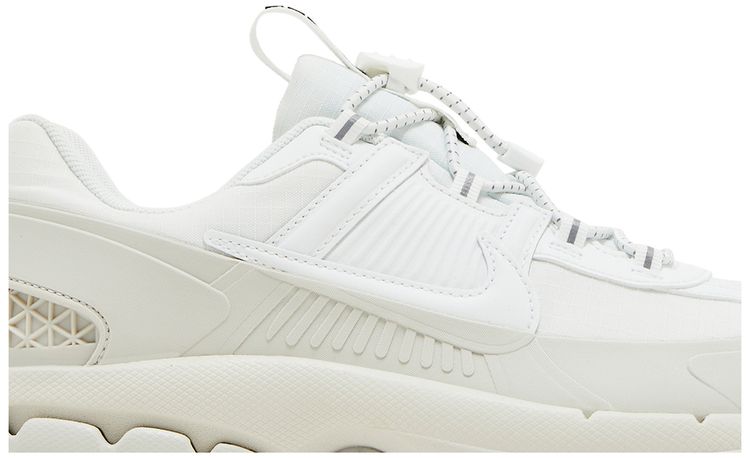 Zoom Vomero Roam Summit White