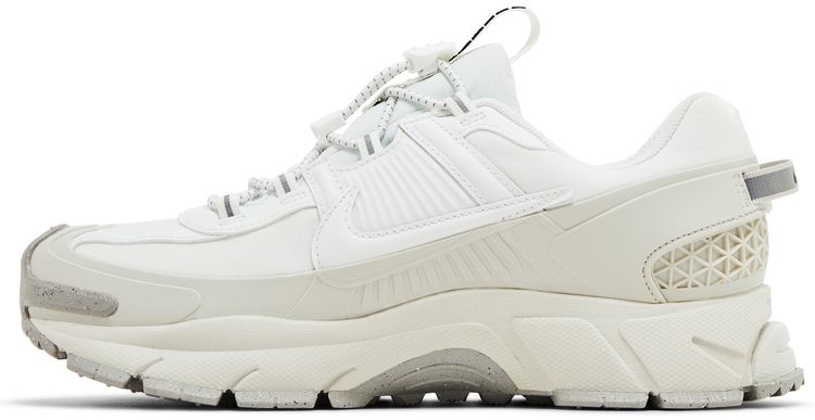 Zoom Vomero Roam Summit White
