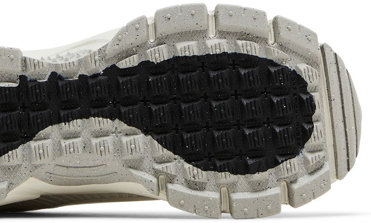 Zoom Vomero Roam Summit White