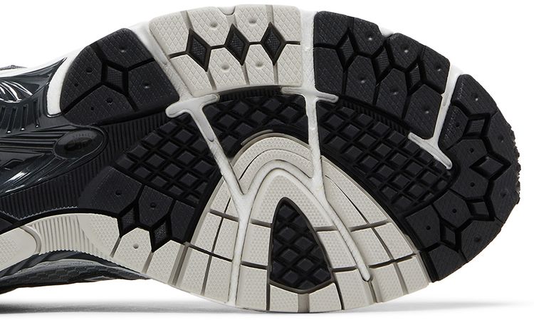 Comme des Garcons Homme x New Balance 860v2 Grey