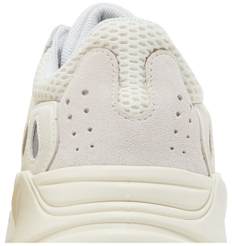 Yeezy Boost 700 Analog