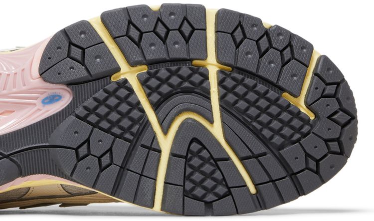 1906U Angora Blue Pink