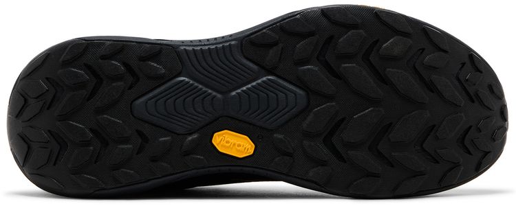 Transport Triple Black