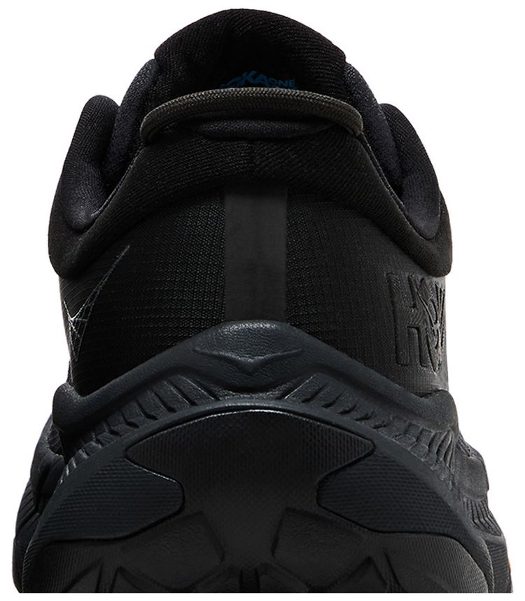 Transport Triple Black