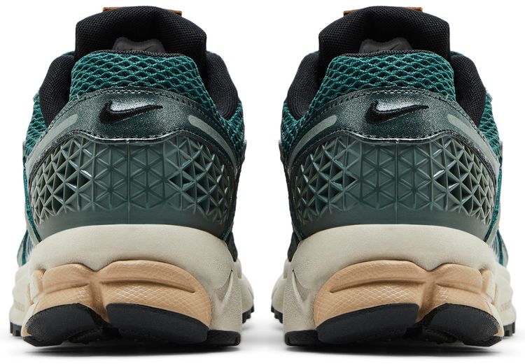 Nike Wmns Air Zoom Vomero 5 Vintage Green