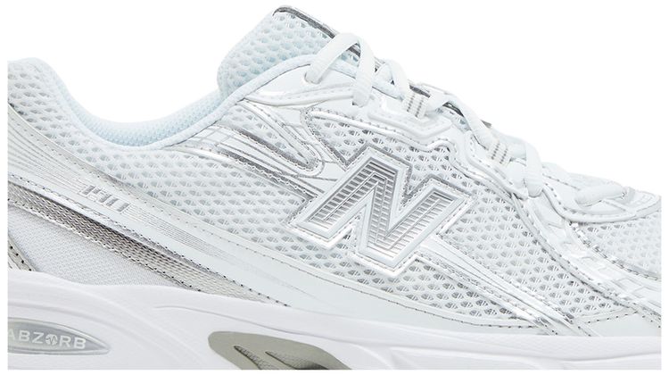 740v2 White Silver Reflection