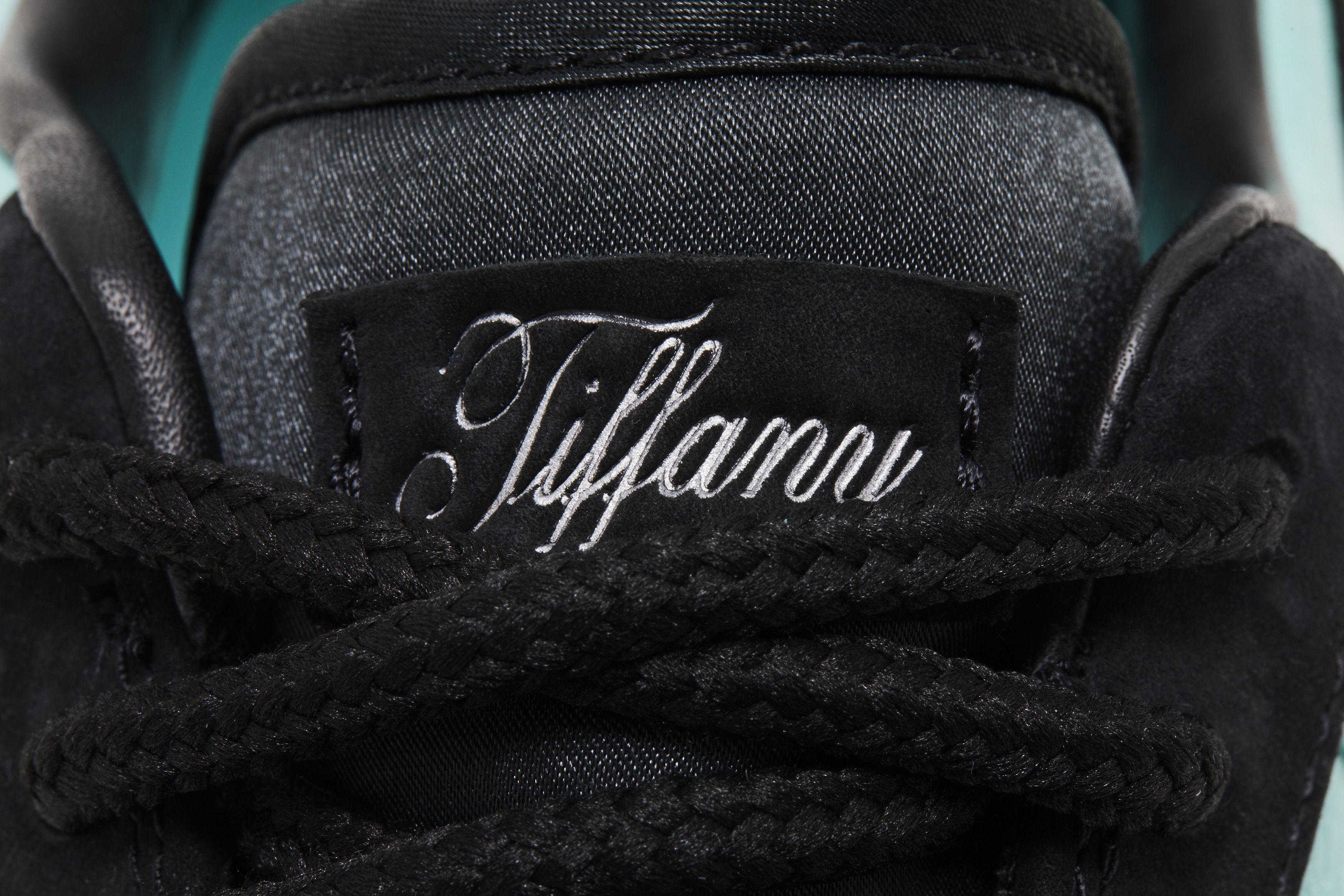 Buy Tiffany & Co. x Air Force 1 Low '1837' Friends & Family Buy Tiffany & Co. x Air Force 1 Low '1837' Friends & Family